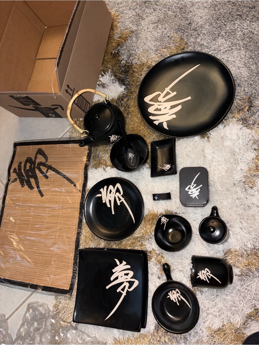 Kenzo Takada Sonho Oriental dinnerware set (incomplete)